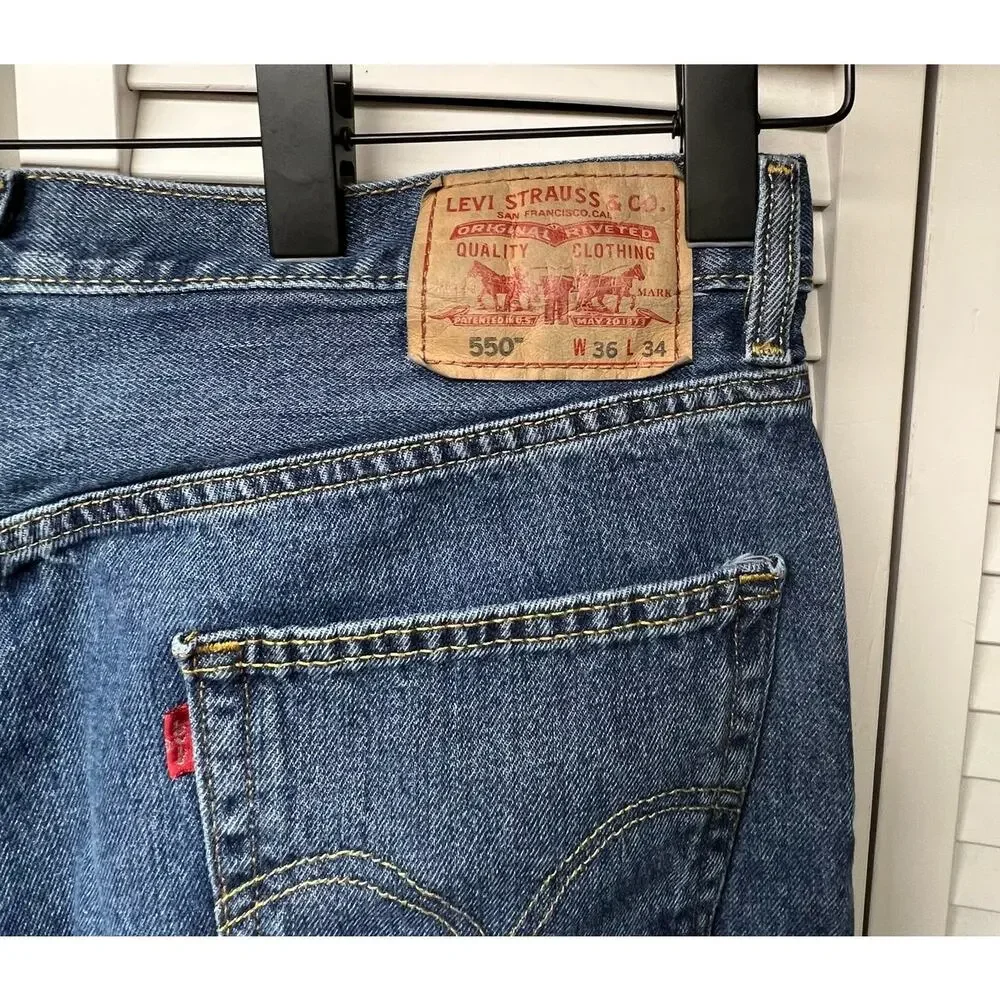 Levis Mens 550 Relaxed Fit Size 36 x 34 Medium Wash Denim Jeans 100% Cotton